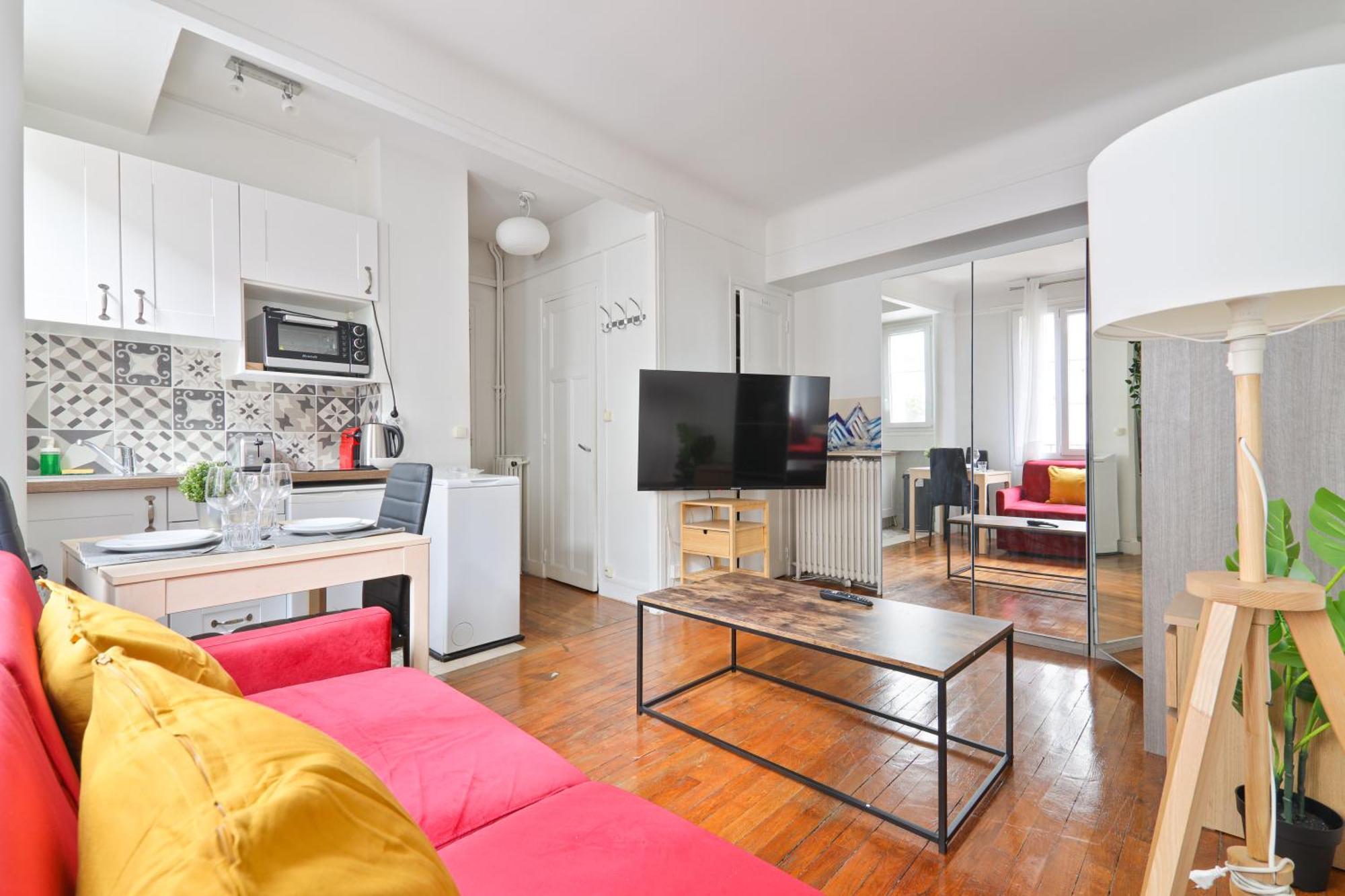Heart Of - - 2p - Invalides Free Netflix Apartment *